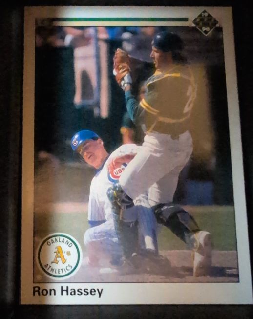 1990 Upper Deck #195 Ron Hassey — front