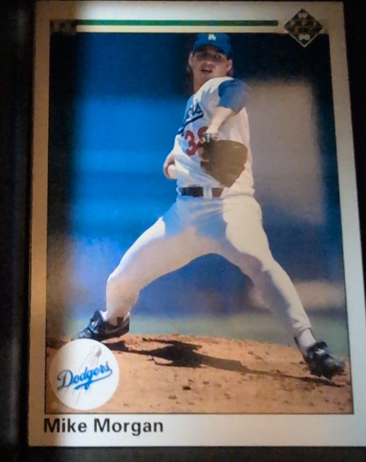 1990 Upper Deck #317 Mike Morgan — front