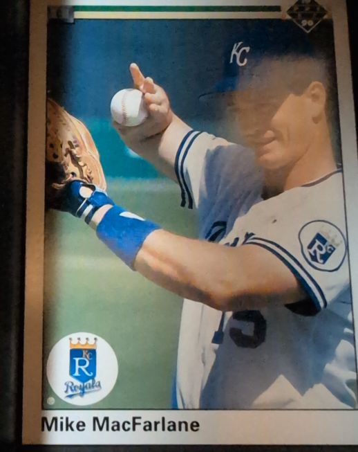 1992 Leaf #83 Mike MacFarlane — front