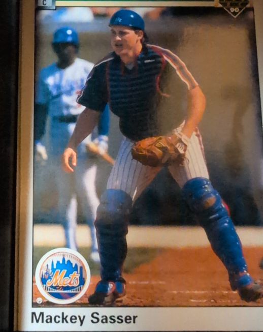 1989 Upper Deck #561 Mackey Sasser — front