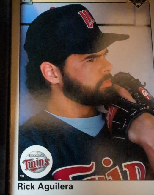 1990 Upper Deck #11 Rick Aguilera Minnesota Twins — front