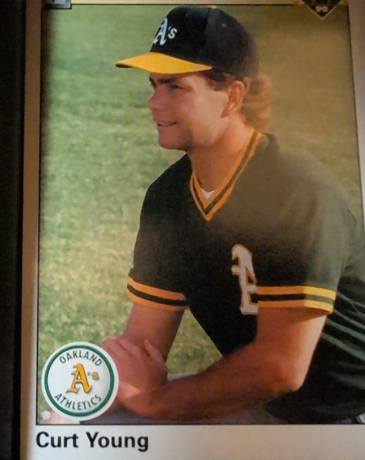 1990 Upper Deck #4 Curt Young — front