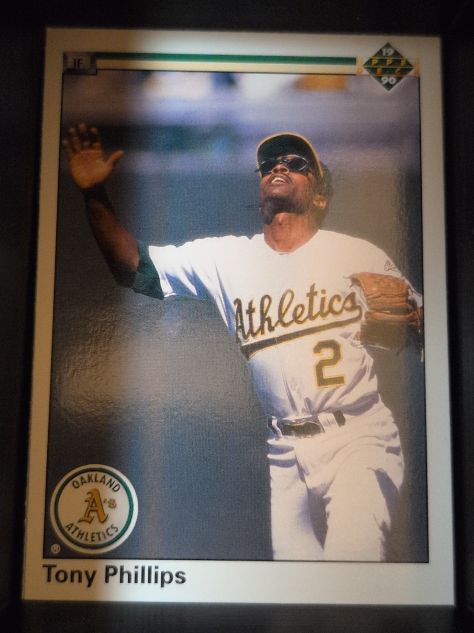 1990 Upper Deck #154 Tony Phillips — front