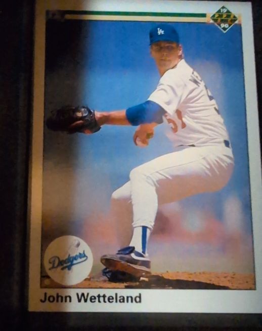 1990 Upper Deck #377 John Wetteland — front