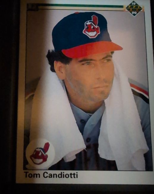 1990 Upper Deck #388 Tom Candiotti — front