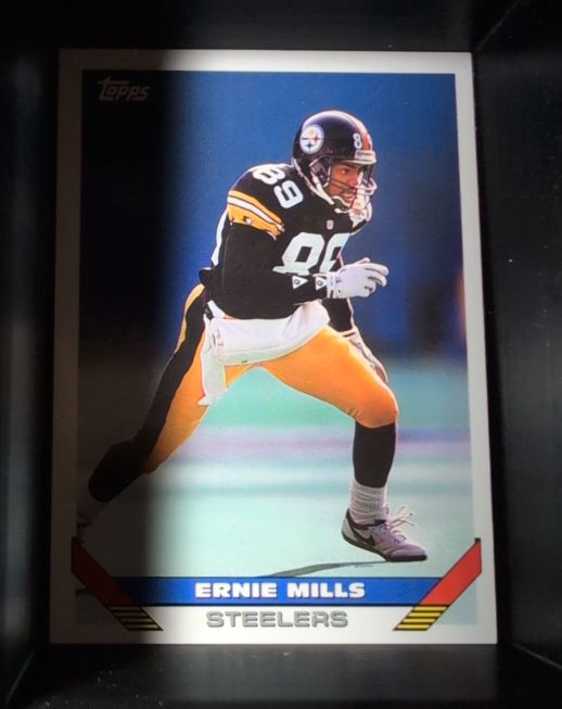 1993 Topps #305 Ernie Mills Pittsburgh Steelers — front