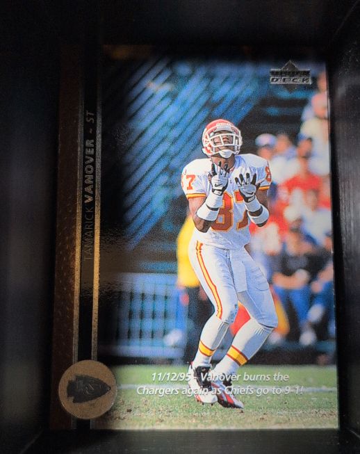 1996 Upper Deck #105 Tamarick Vanover — front