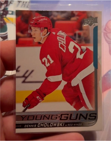 2018-19 Upper Deck #231 Dennis Cholowski Young Guns Rookie Card — front