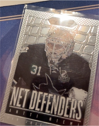2013-14 Panini Prizm Net Defenders #ND-2 Antti Niemi — front
