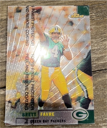 1999 Topps Finest #30 Brett Favre — front