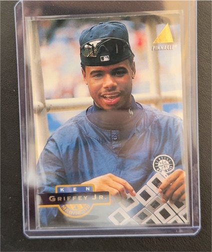 1994 Pinnacle #100 Ken Griffey Jr. — front