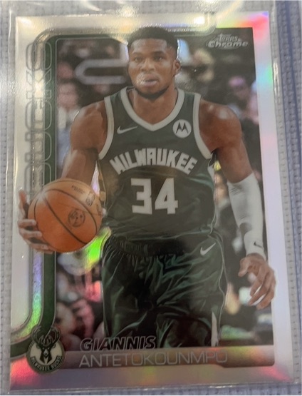 2025-26 Topps Chrome #137 Giannis Antetokounmpo — front
