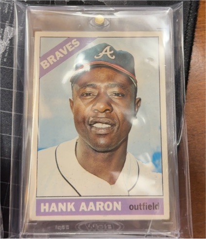 1966 Topps #500 Hank Aaron — front