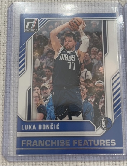 2024-25 Donruss #17 Luka Dončić Franchise Features — front