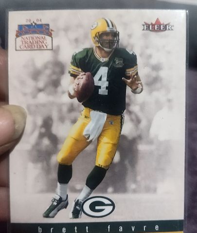 2004 Fleer National Trading Card Day #5 Brett Favre — front