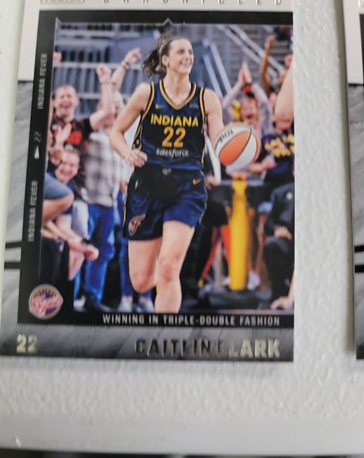 2025 Panini Chronicled #10 Caitlin Clark — front