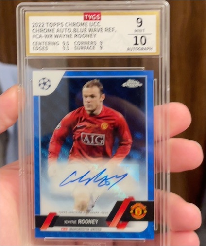 2022 Topps Chrome UCC Wayne Rooney Chrome Auto Blue Wave Refractor — front