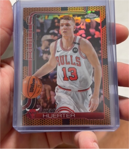 2025-26 Topps Chrome #43 Kevin Huerter Chicago Bulls — front