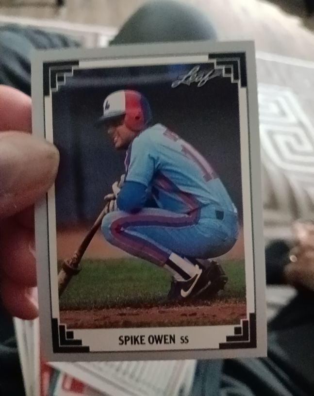 1991 Leaf #36 Spike Owen — front