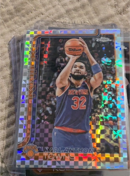 2025-26 Topps Chrome #179 Karl-Anthony Towns X-Fractor — front