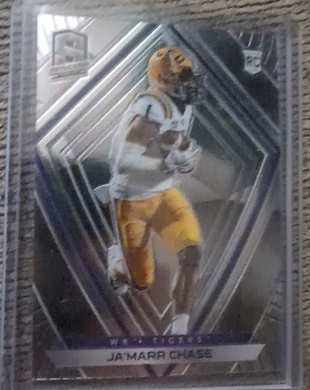 2021 Panini Chronicles Draft Picks Spectra #283 Ja'Marr Chase — front