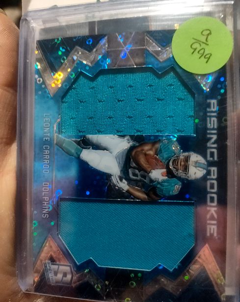 2016 Panini Spectra #17 Leonte Carroo Rising Rookie Materials Neon Blue — front