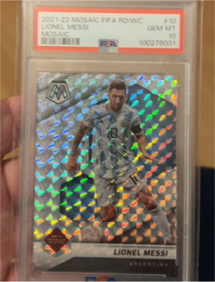 2021-22 Panini Mosaic FIFA Road to World Cup #10 Lionel Messi — front