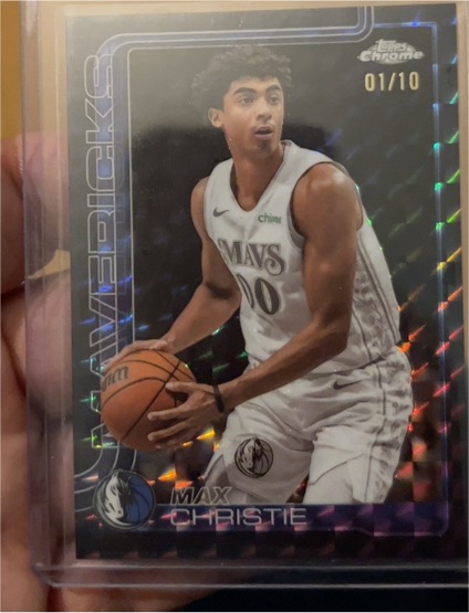 2025-26 Topps Chrome #33 Max Christie — front