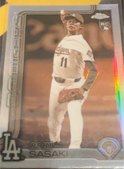 2025 Topps Chrome #217 Roki Sasaki Sepia Refractor Rookie Card — front