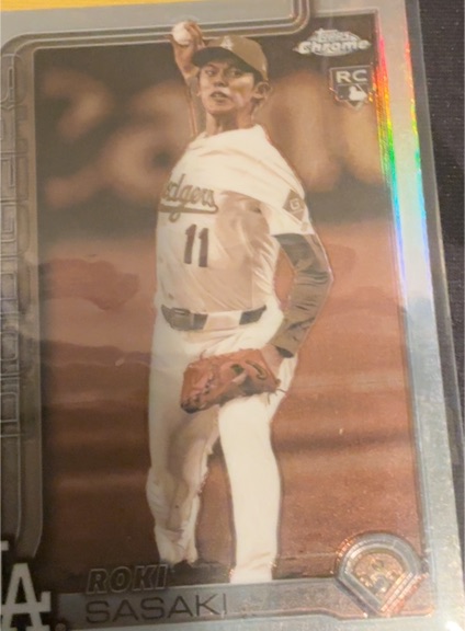 2025 Topps Chrome #217 Roki Sasaki Sepia Refractor Rookie Card — front