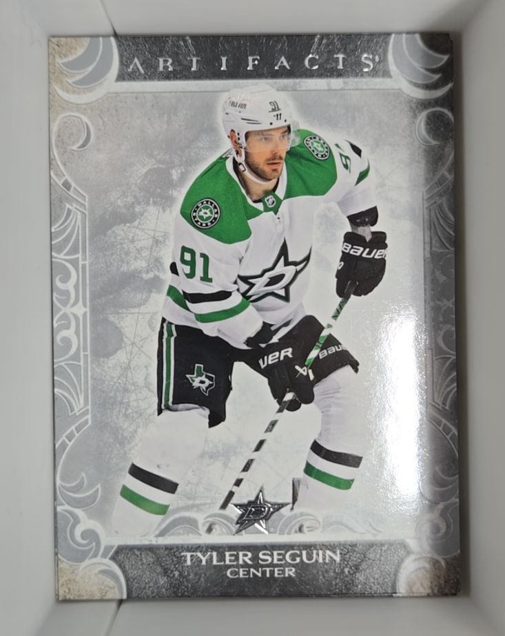 2024-25 Upper Deck Artifacts #10 Tyler Seguin — front