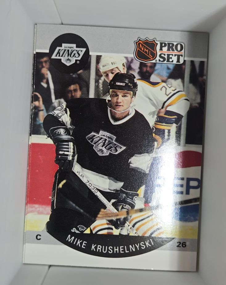 1990 Pro Set #121 Mike Krushelnyski — front