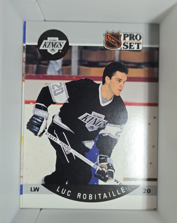1990-91 Pro Set #126 Luc Robitaille — front