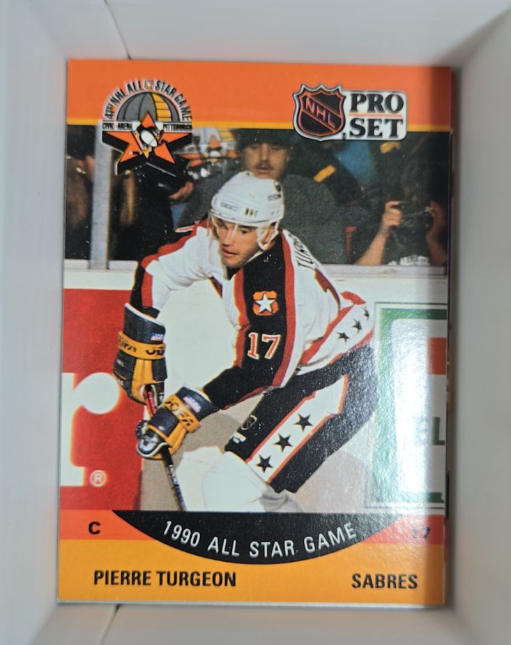 1990-91 Pro Set #366 Pierre Turgeon Buffalo Sabres — front