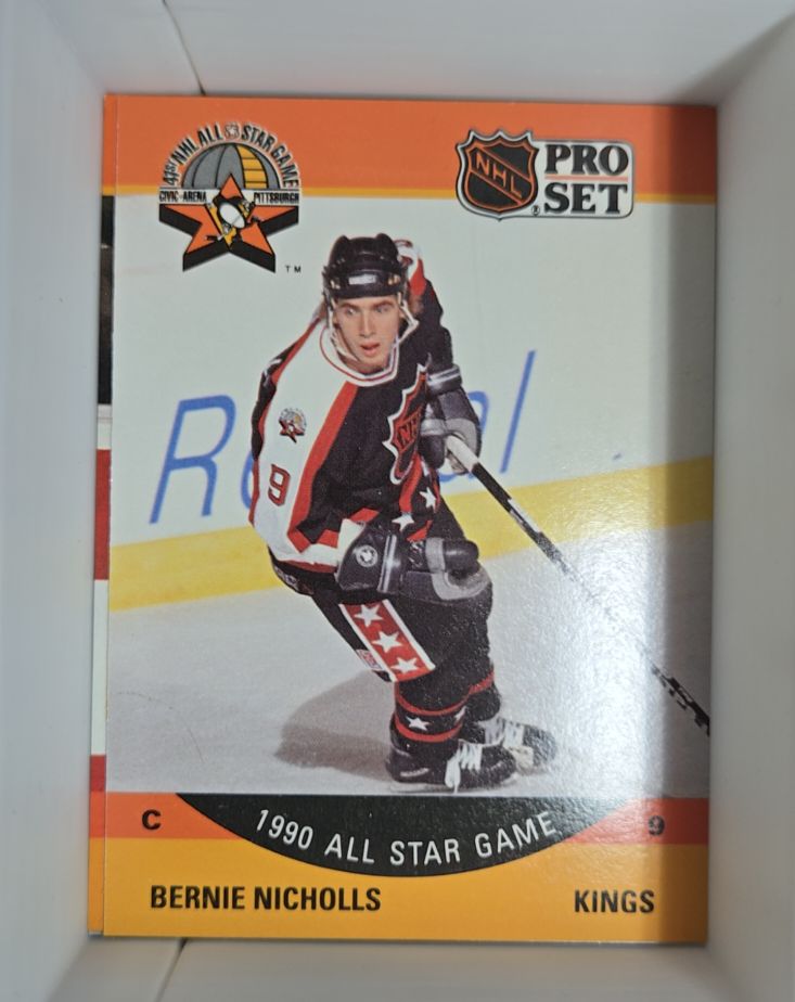 1990-91 Pro Set #352 Bernie Nicholls — front