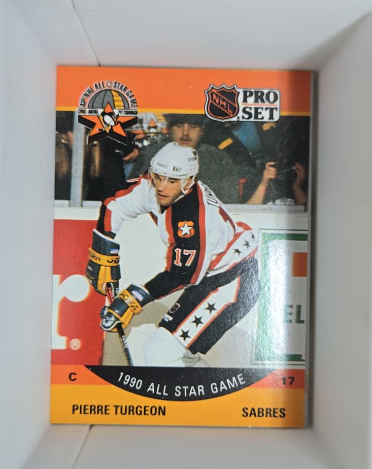 1990-91 Pro Set #366 Pierre Turgeon Buffalo Sabres — front