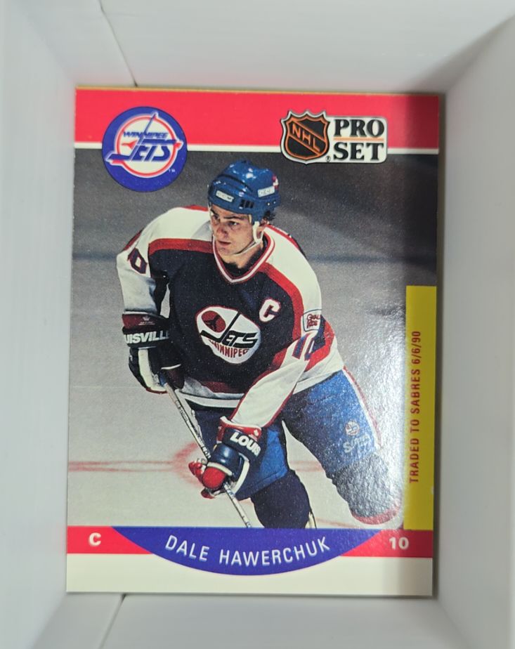 1990-91 Pro Set #330 Dale Hawerchuk — front