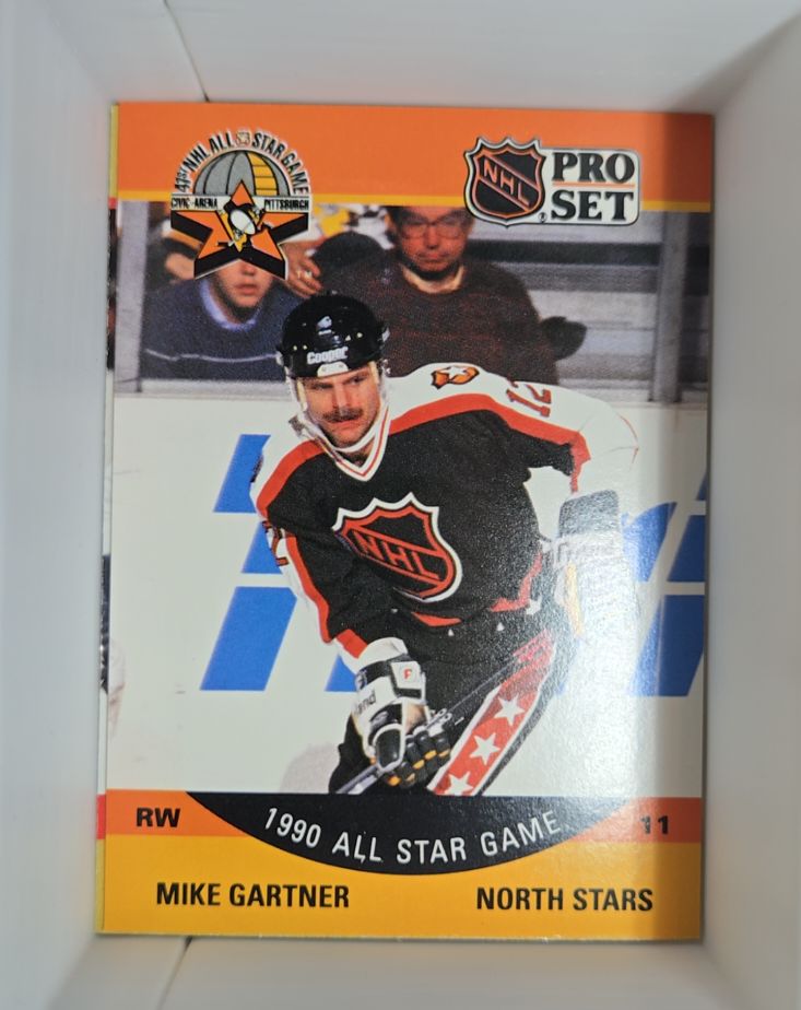 1990-91 Pro Set #351 Mike Gartner Minnesota North Stars — front