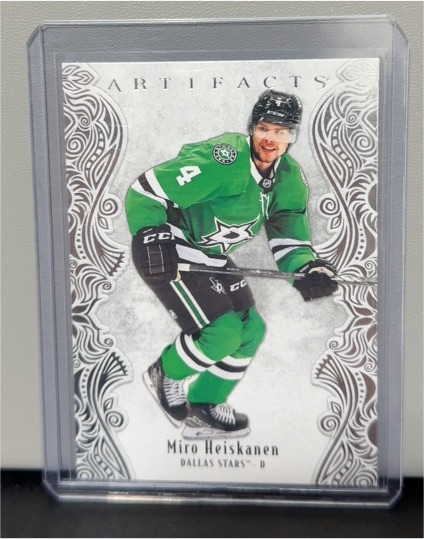 2025-26 Upper Deck Artifacts #17 Miro Heiskanen — front