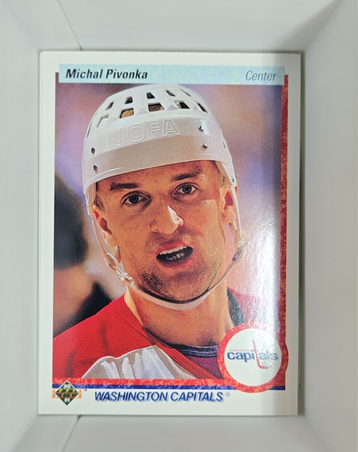 1990-91 Upper Deck #80 Michal Pivonka — front