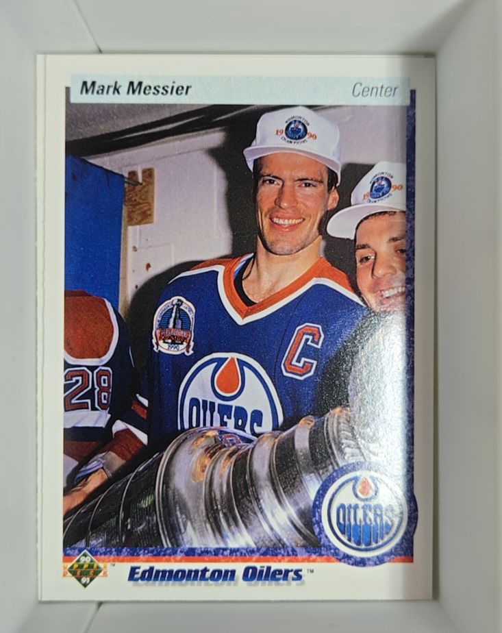 1990-91 Upper Deck #44 Mark Messier — front