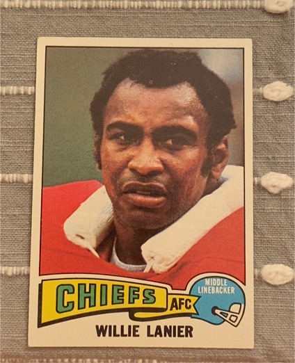 1975 Topps #325 Willie Lanier — front