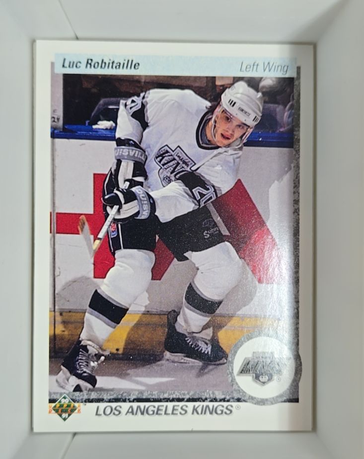 1990-91 Upper Deck #73 Luc Robitaille — front