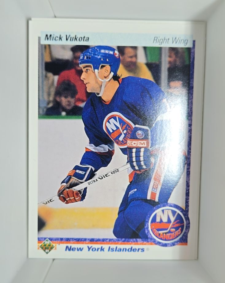 1990-91 Upper Deck #39 Mick Vukota — front