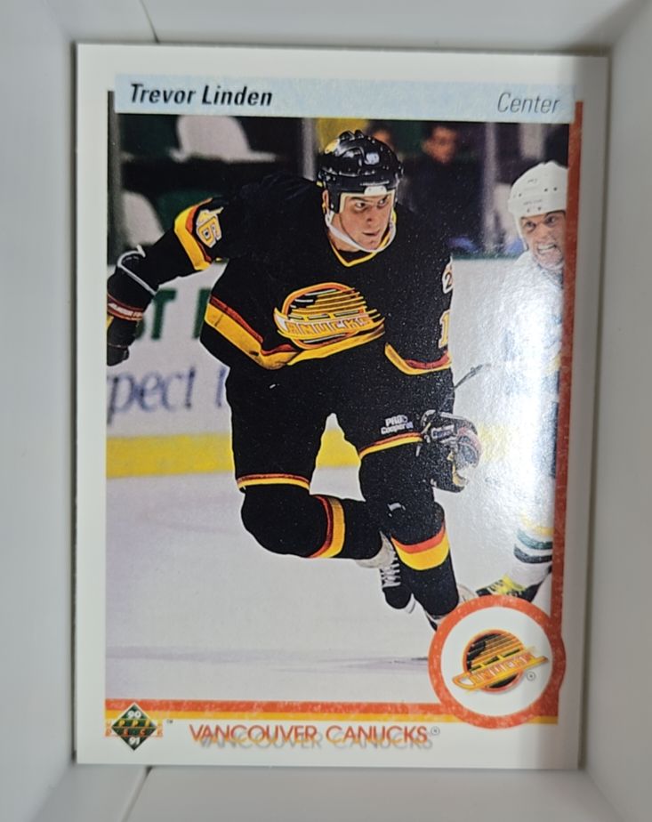 1990-91 Upper Deck #256 Trevor Linden — front