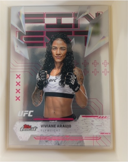 2025 Topps Finest UFC #160 Viviane Araujo — front