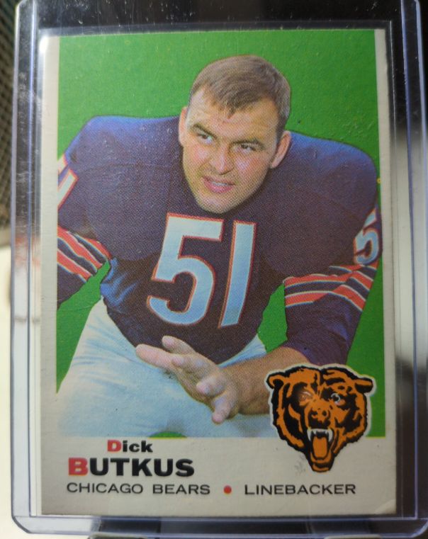 1969 Topps #139 Dick Butkus — front