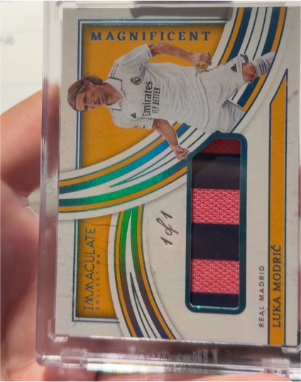 2022 Panini Immaculate Magnificent Luka Modric 1/1 Patch — front