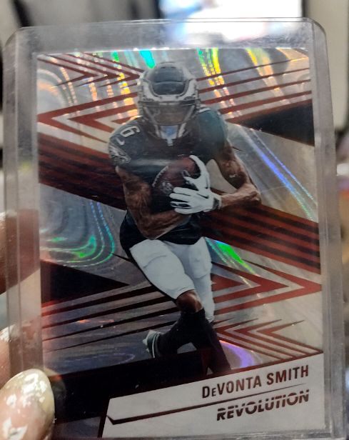 2025 Panini Revolution #81 DeVonta Smith — front