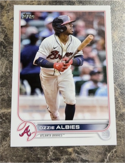 2022 Topps Series 2 #401 Ozzie Albies — front